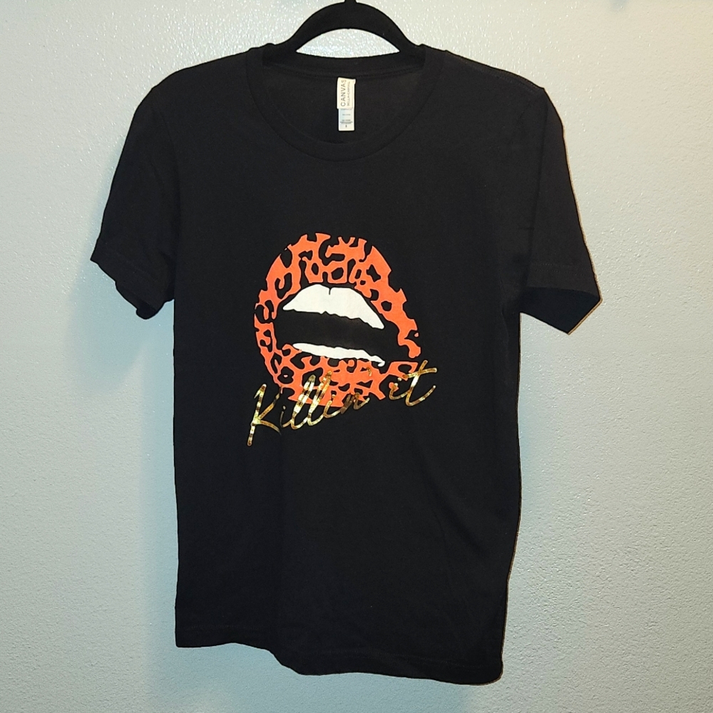 T-shirt size small